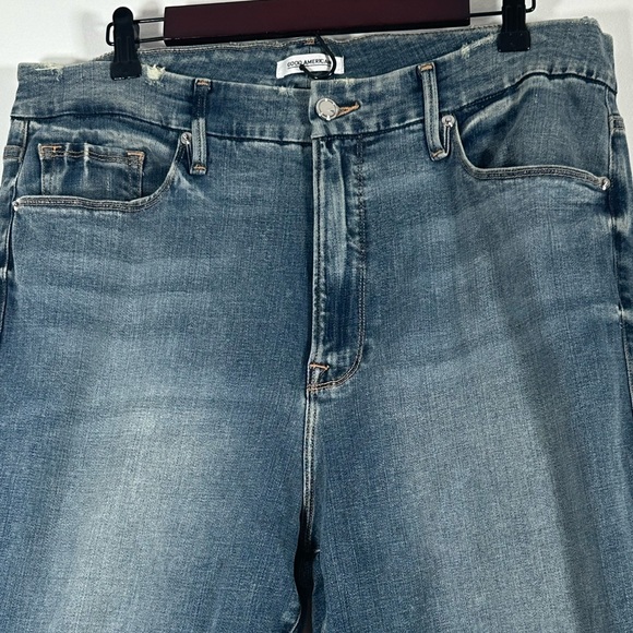 Good American Good Waist Crop Frayed Hem Jeans Size: 18 - Picture 3 of 8